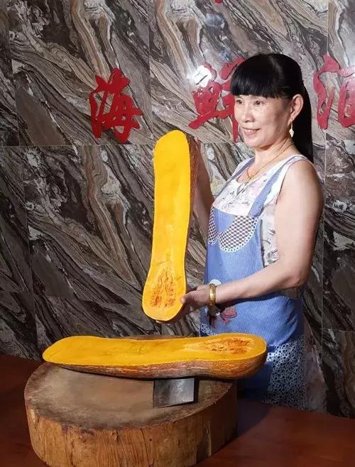 種南瓜竟然種出“麻煩”了，瓜販搶購，電視臺記者也趕來了
